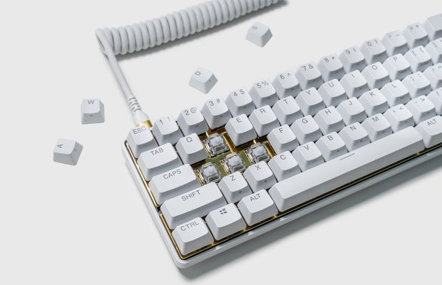 SteelSeries Introduces Apex Pro Mini: Exclusive White x Gold Keyboard for Discerning Gamers